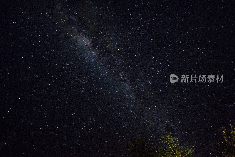 银河系似乎来自Chapada dos Veadeiros